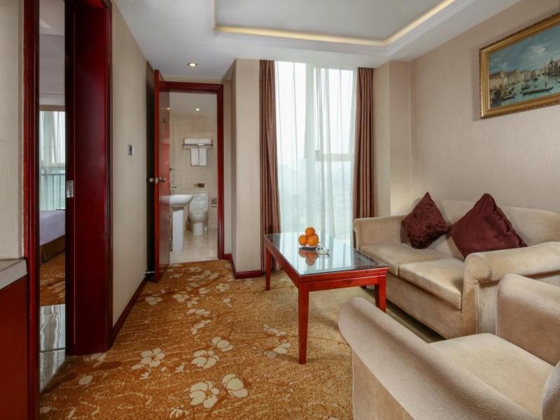 Vienna Hotel Chengdu Exhibition Centre Buitenkant foto